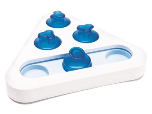 Interaktiv aktivitetslegetøj til gnavere med blå dække til skjulte snacks, der fremmer mental stimulation og leg. Ideelt til hamstere og andre små kæledyr.