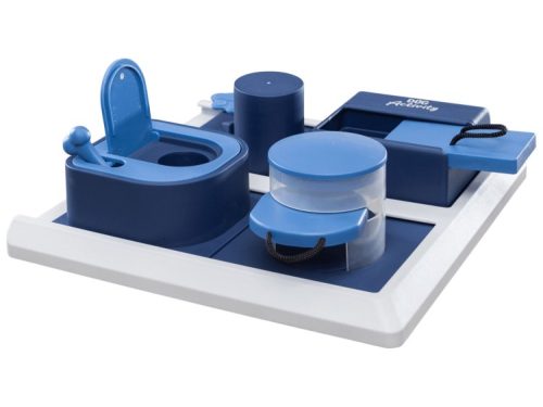 Interaktiv aktivitetslegetøj til gnavere i blå og hvid, designet til at stimulere deres mentale og fysiske færdigheder. Ideelt til små kæledyr for at fremme leg og udforskning.