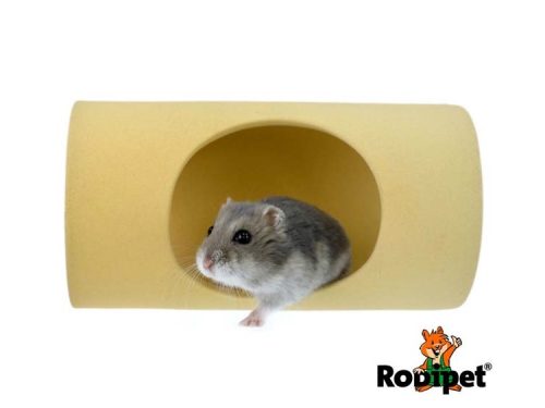 Hamster i en gul hule fra Robipet, ideel for små kæledyr til leg og gemmesteder.